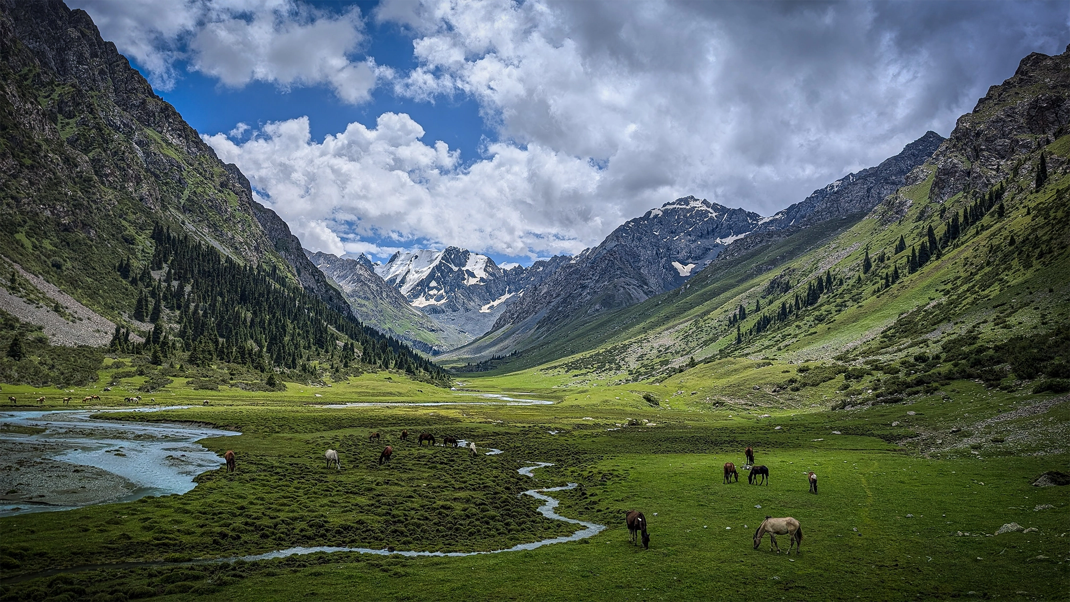 Kyrgyzstán – co je zač a proč vás uchvátí? Tipy kam jít a co je dobré vědět před cestou